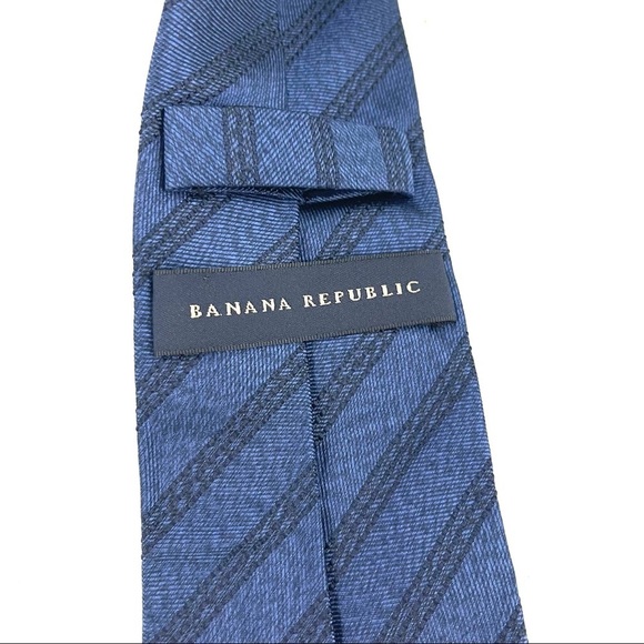 Banana Republic Men’s Blue Tie - Picture 2 of 3